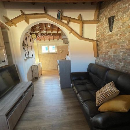 Ferienwohnung Il Cappellaio Matto Livorno Exterior foto