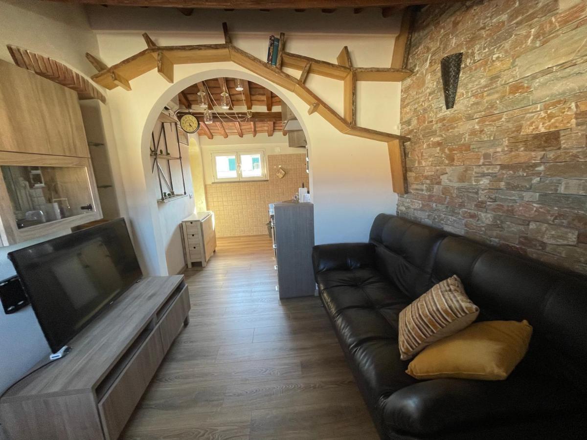 Ferienwohnung Il Cappellaio Matto Livorno Exterior foto